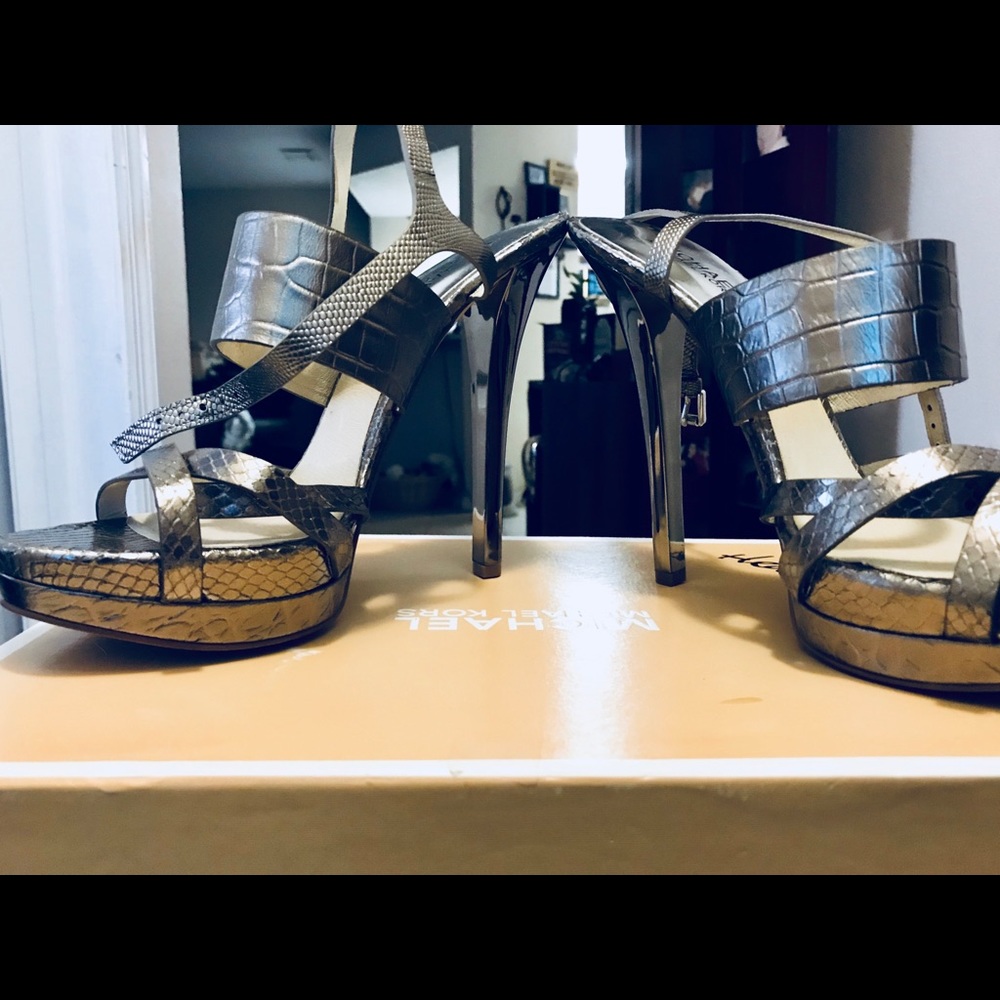 MICHAEL KORS SILVER HEELS SIX “ABSOLUTELY SEXY